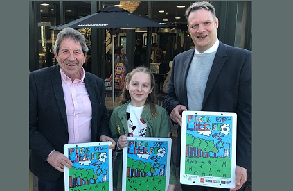 Litter Angels Winner Presented with Poster