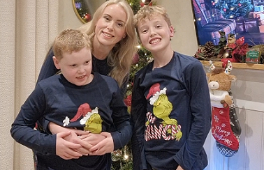 Demelza Supports Mum With New Drug Trial