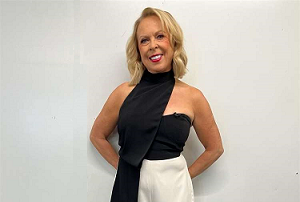Jayne Torvill Donates TV Dresses To Demelza
